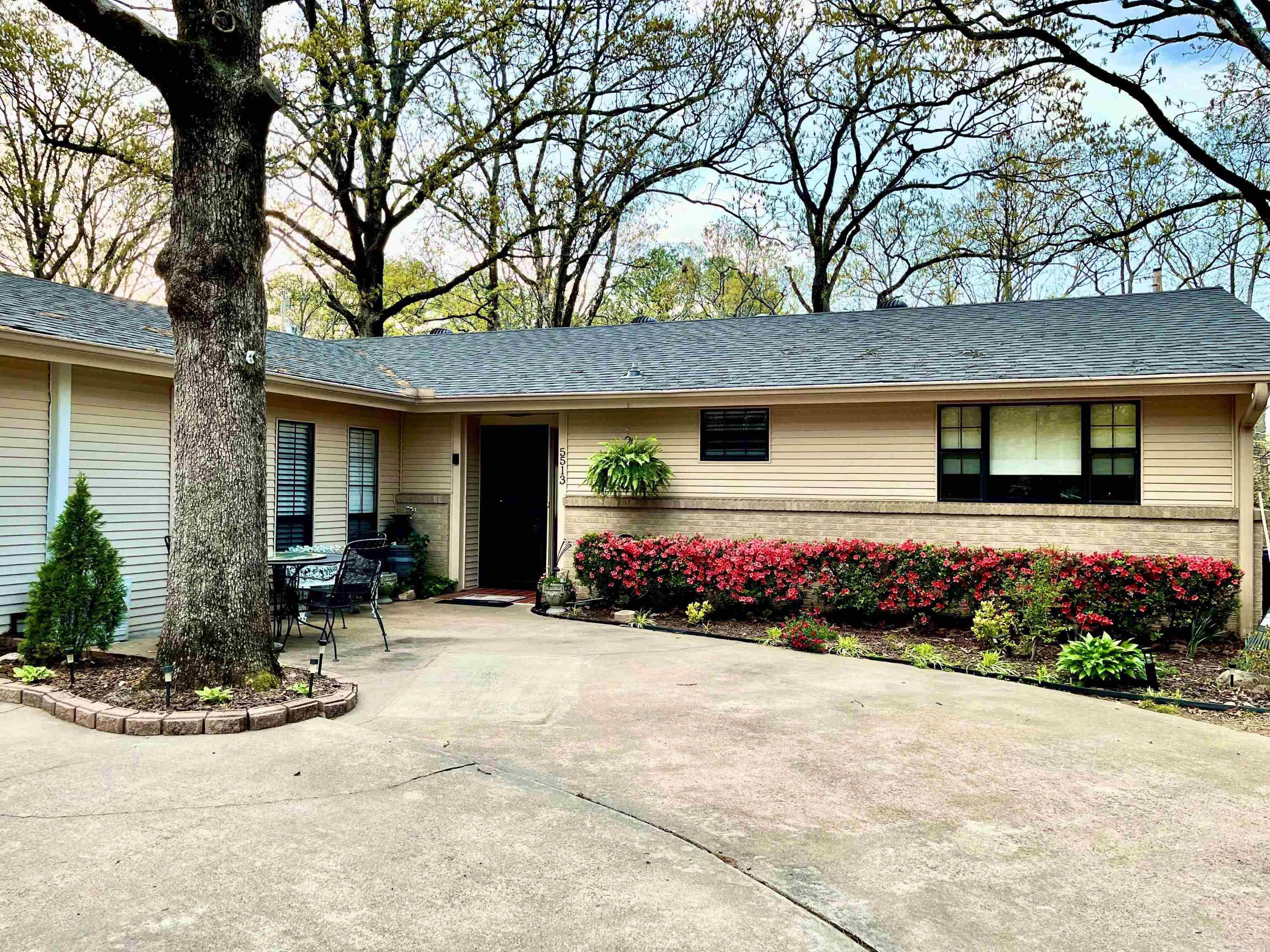 5513 Lakeview Road