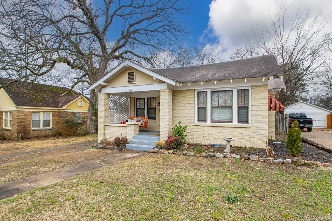 120 W G Avenue