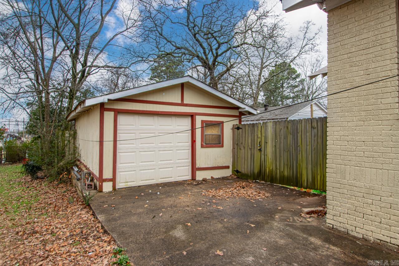 120 W G Avenue