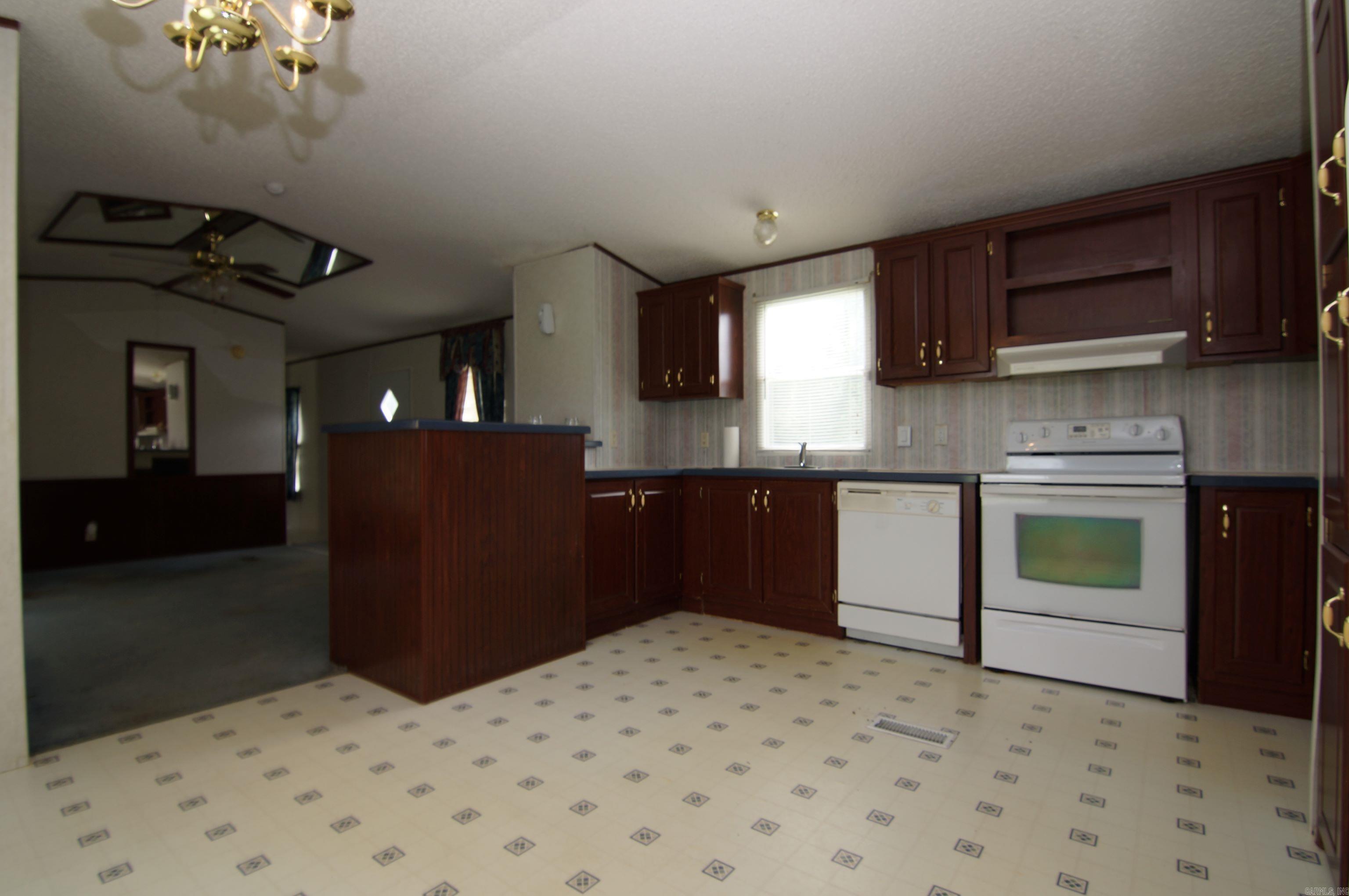 365 Maple Tree Cove