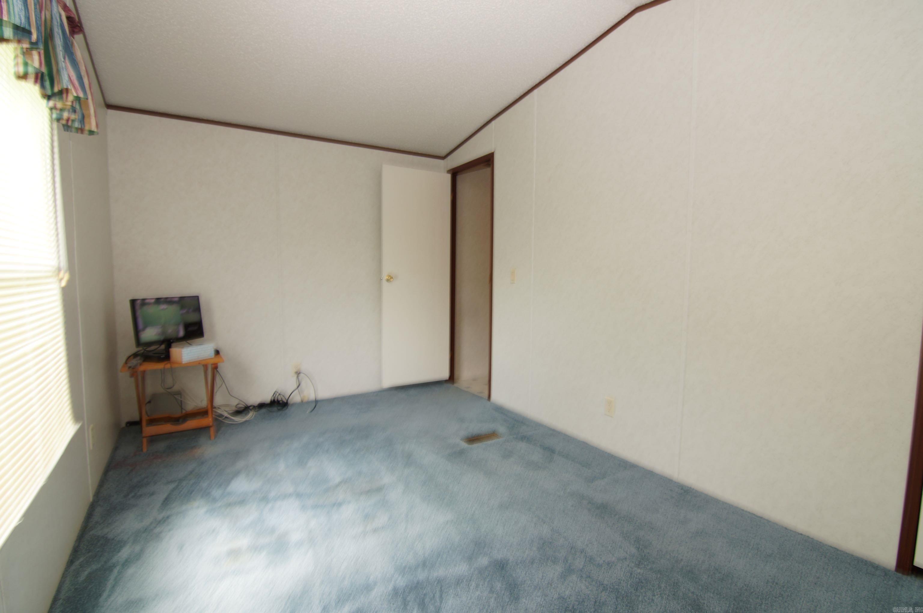365 Maple Tree Cove