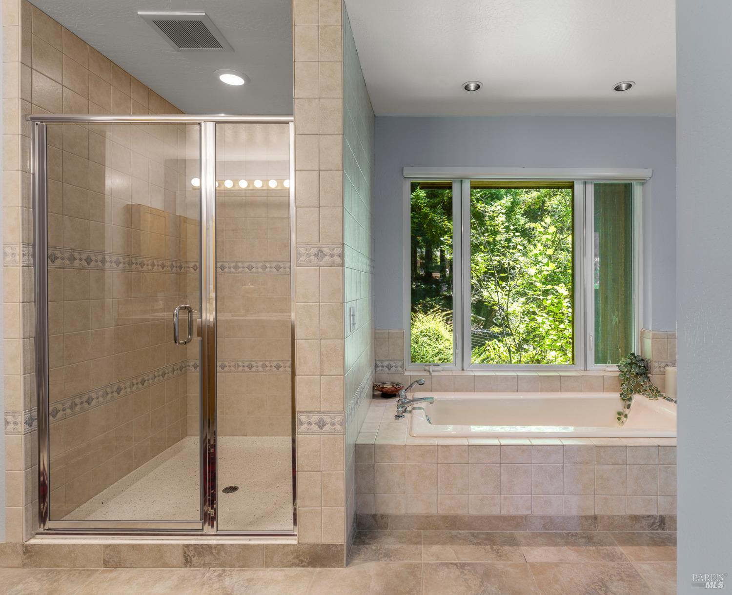 37190 Rams Horn Reach