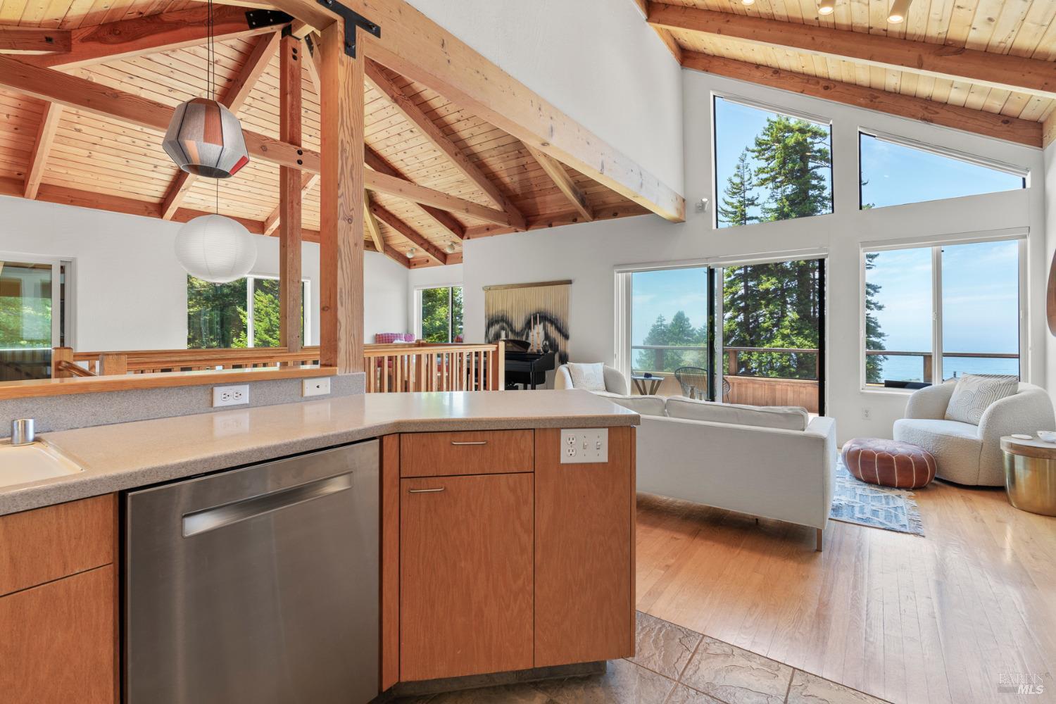 37190 Rams Horn Reach