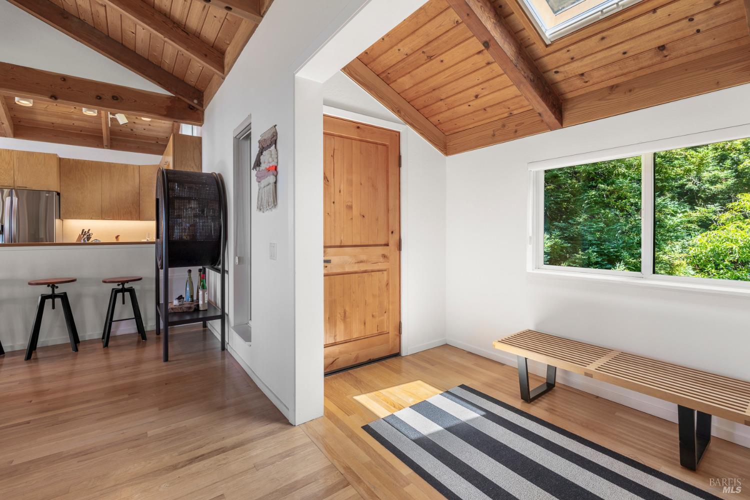 37190 Rams Horn Reach