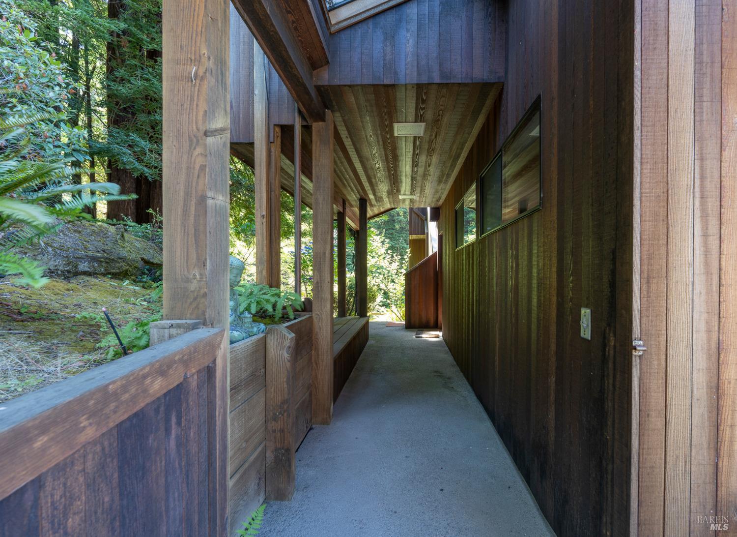 37190 Rams Horn Reach