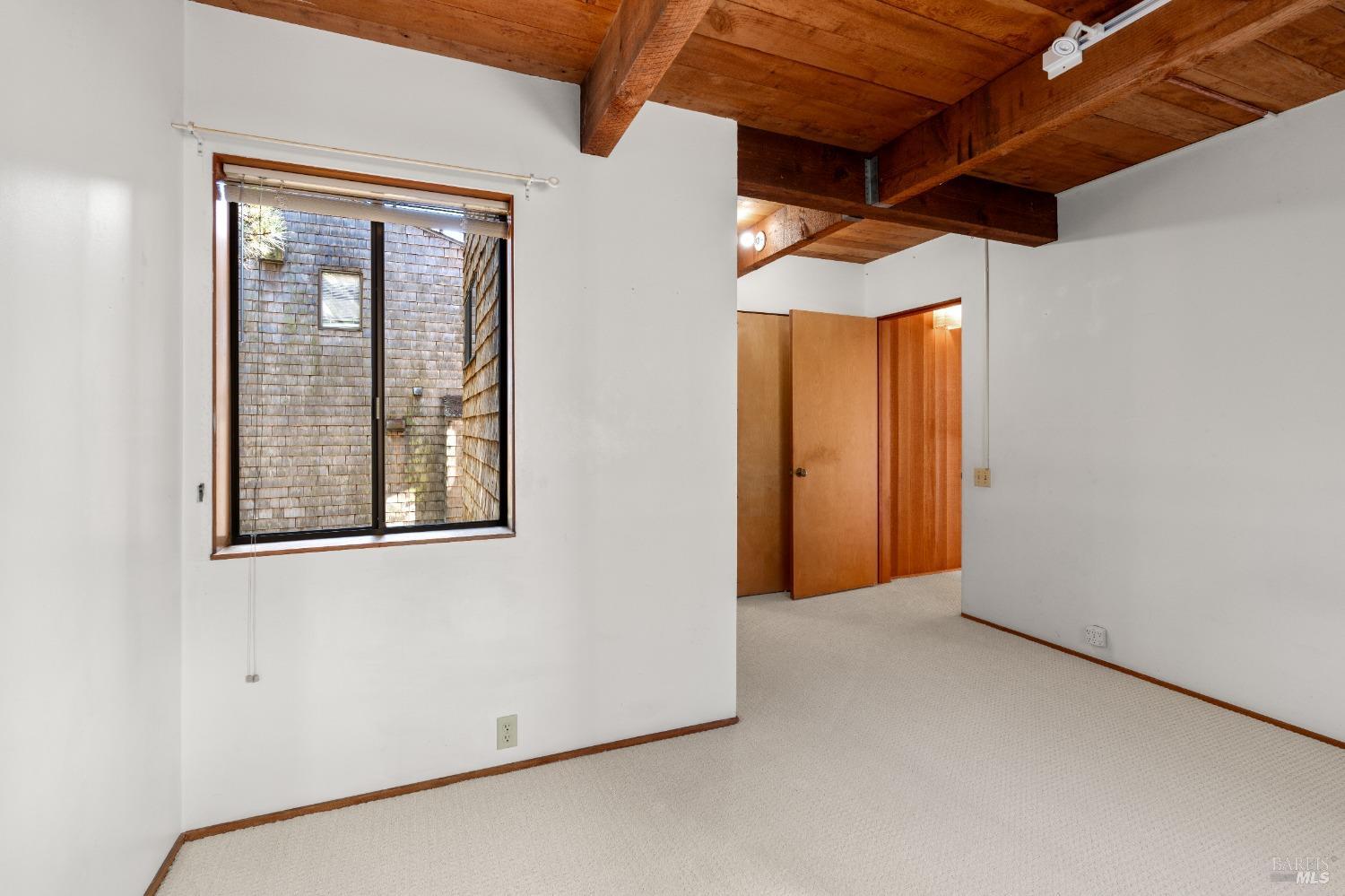 350 Madrone Mdw