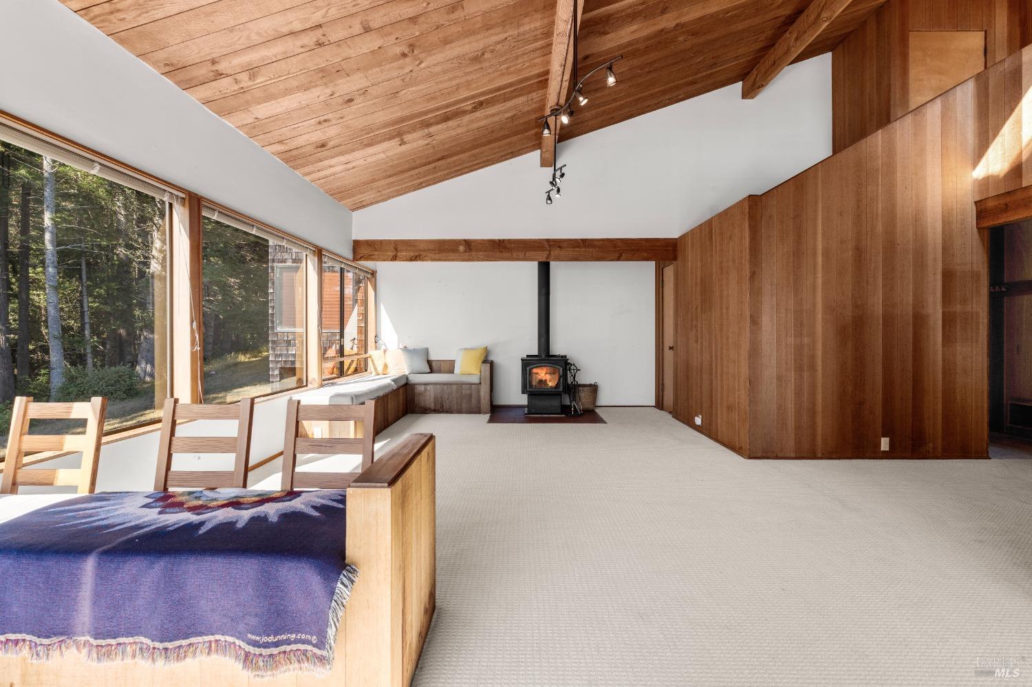 350 Madrone Mdw