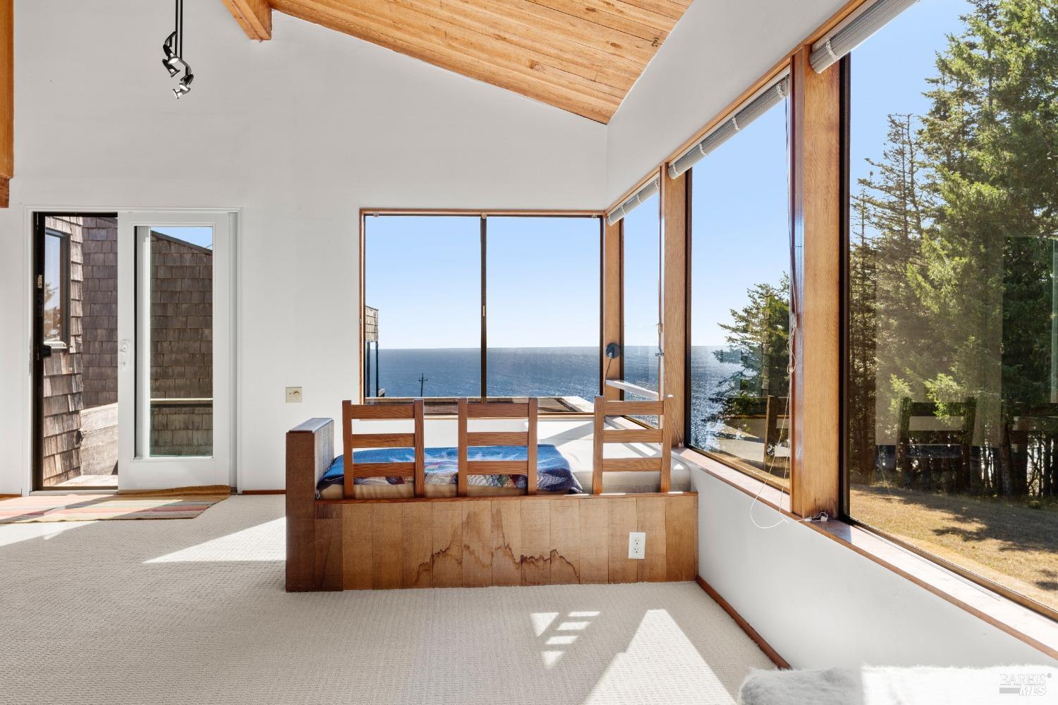 350 Madrone Mdw