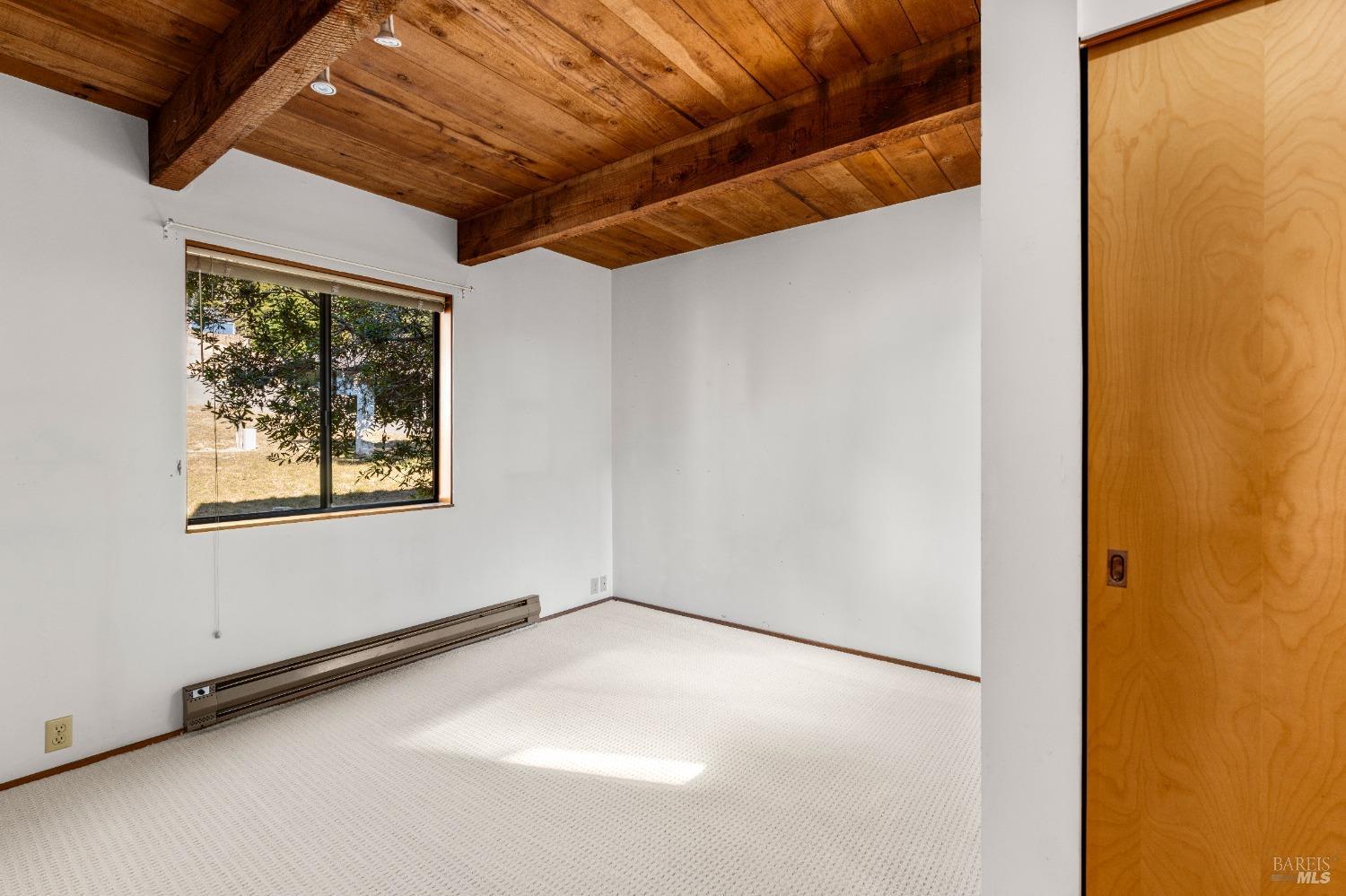 350 Madrone Mdw