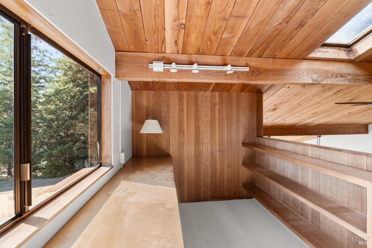 350 Madrone Mdw