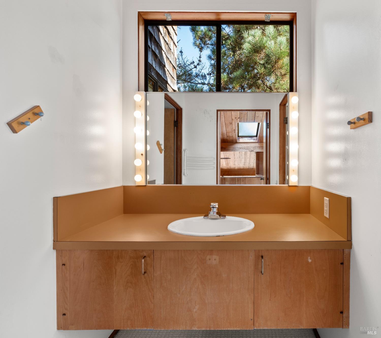 350 Madrone Mdw