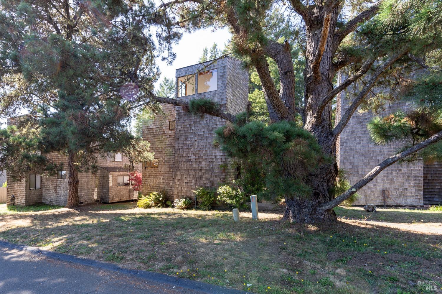 350 Madrone Mdw