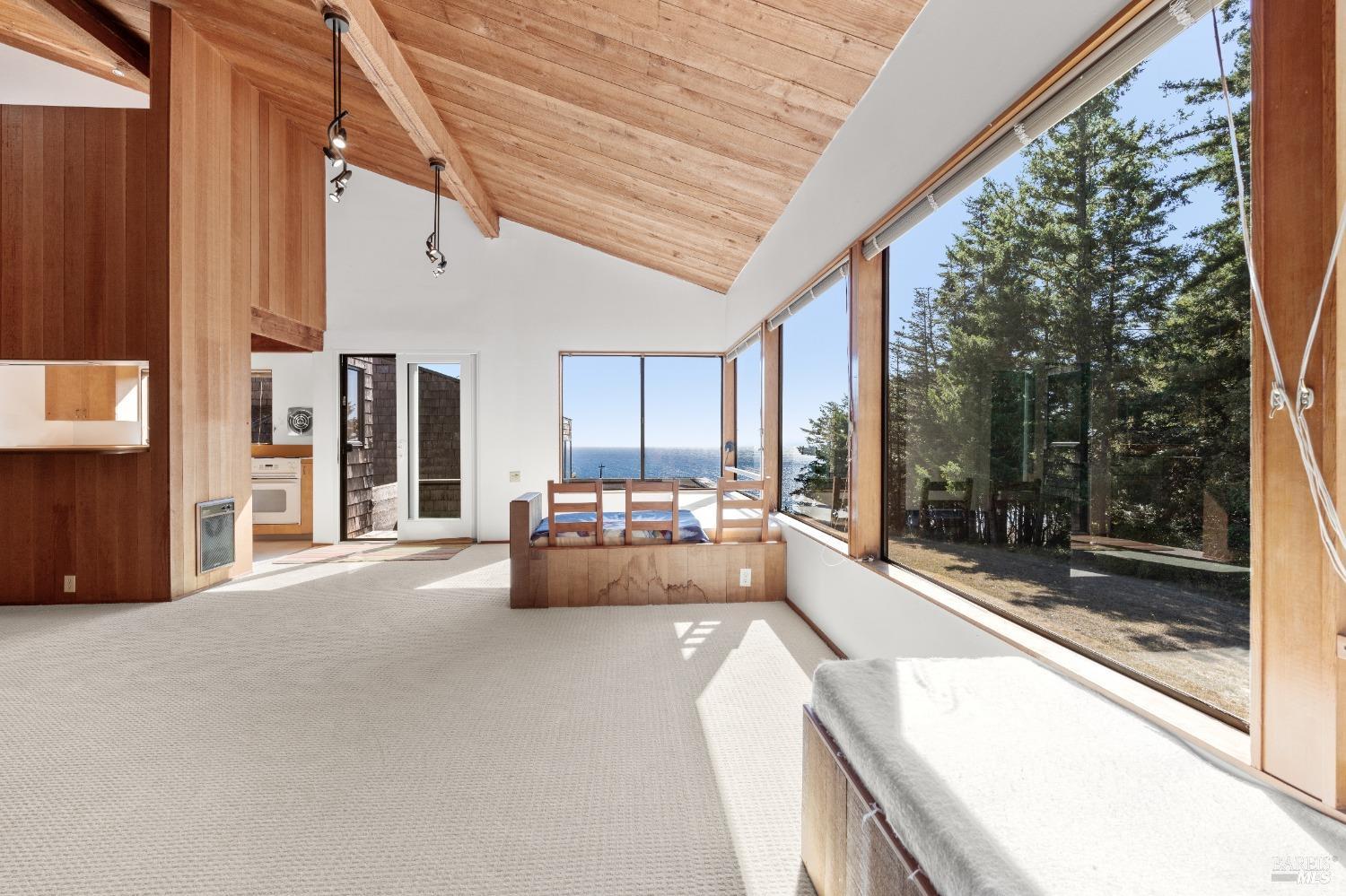 350 Madrone Mdw