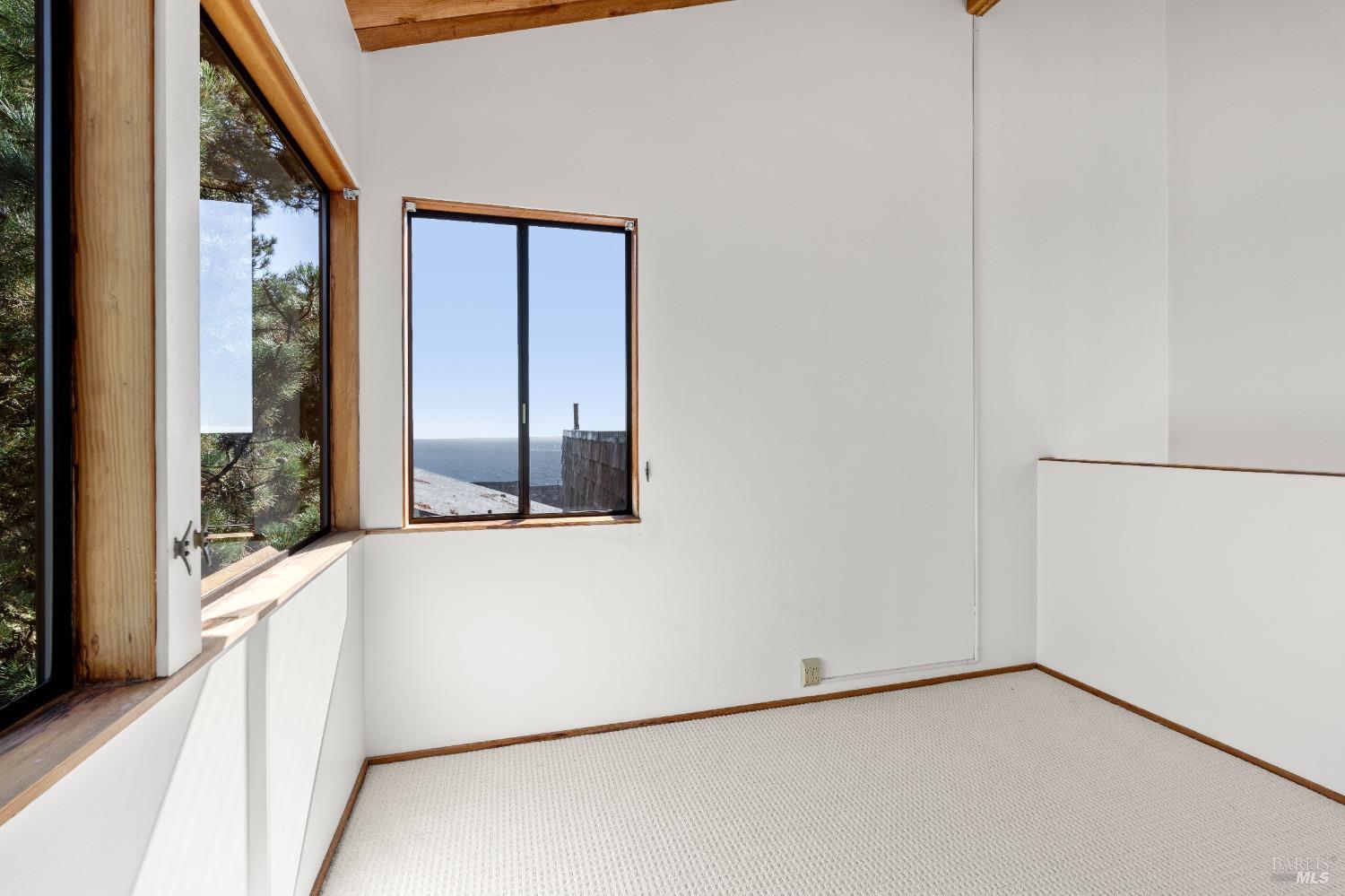 350 Madrone Mdw