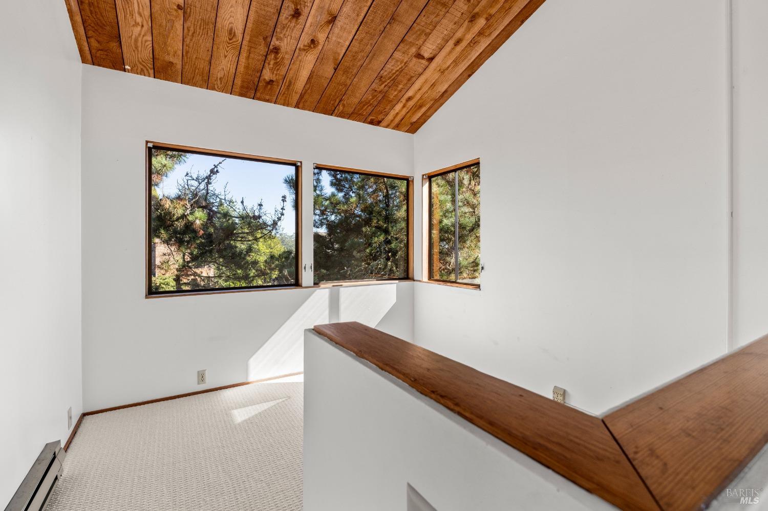 350 Madrone Mdw