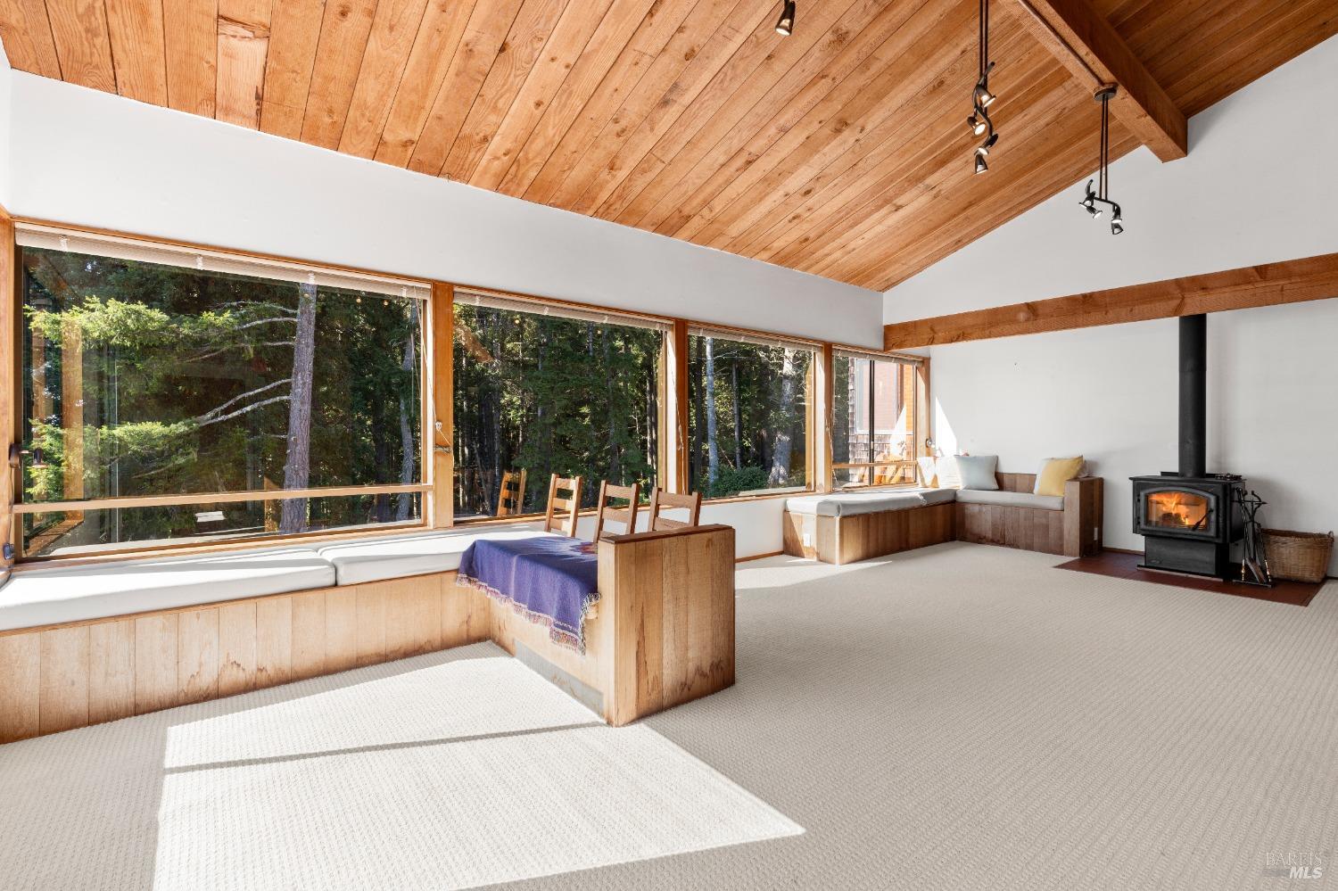 350 Madrone Mdw