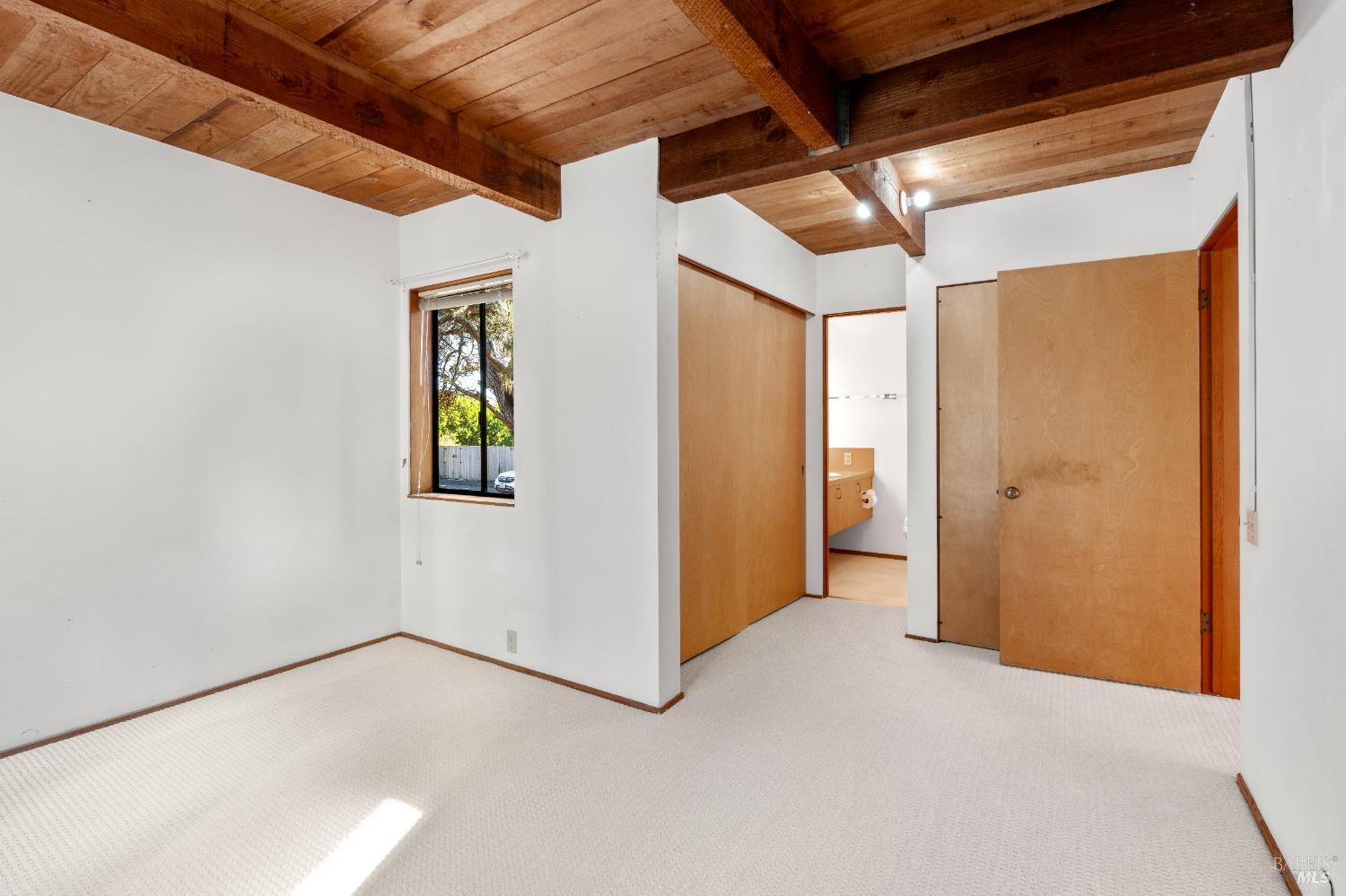350 Madrone Mdw