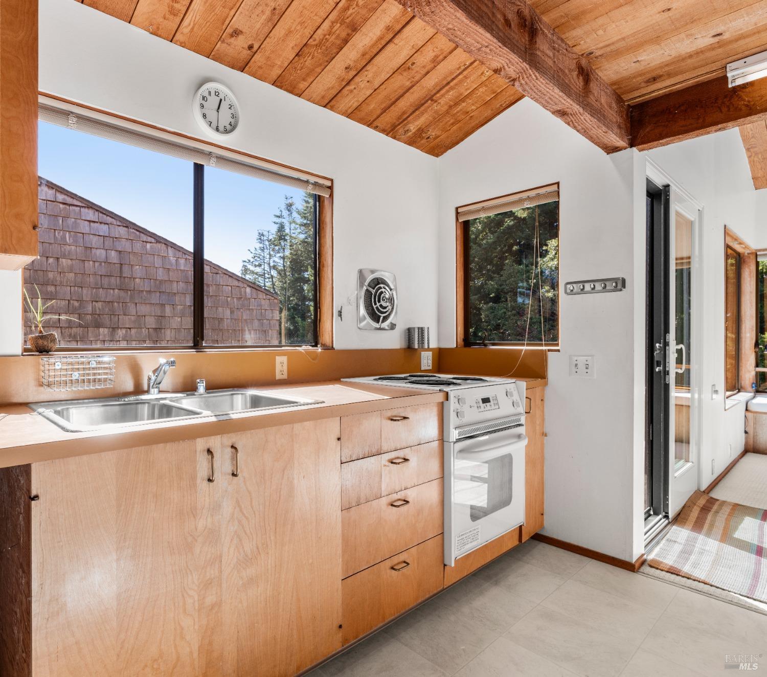 350 Madrone Mdw