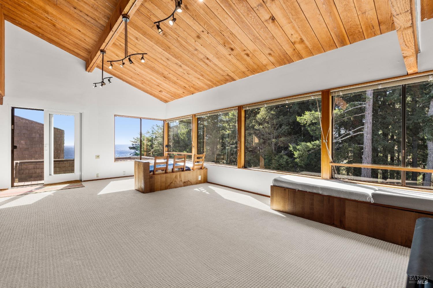 350 Madrone Mdw