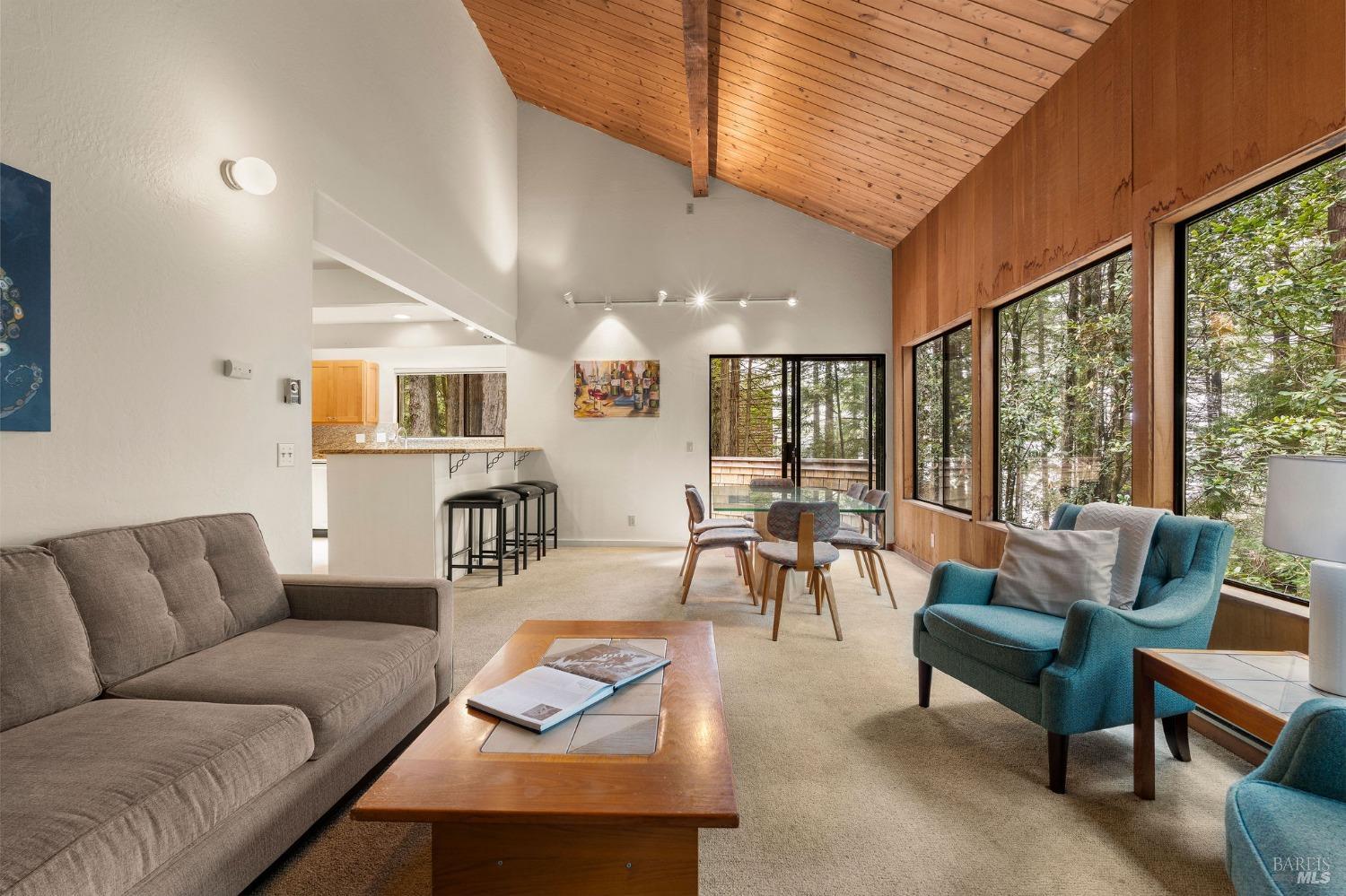 384 Madrone Mdw