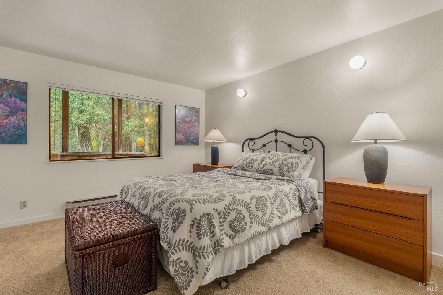 384 Madrone Mdw