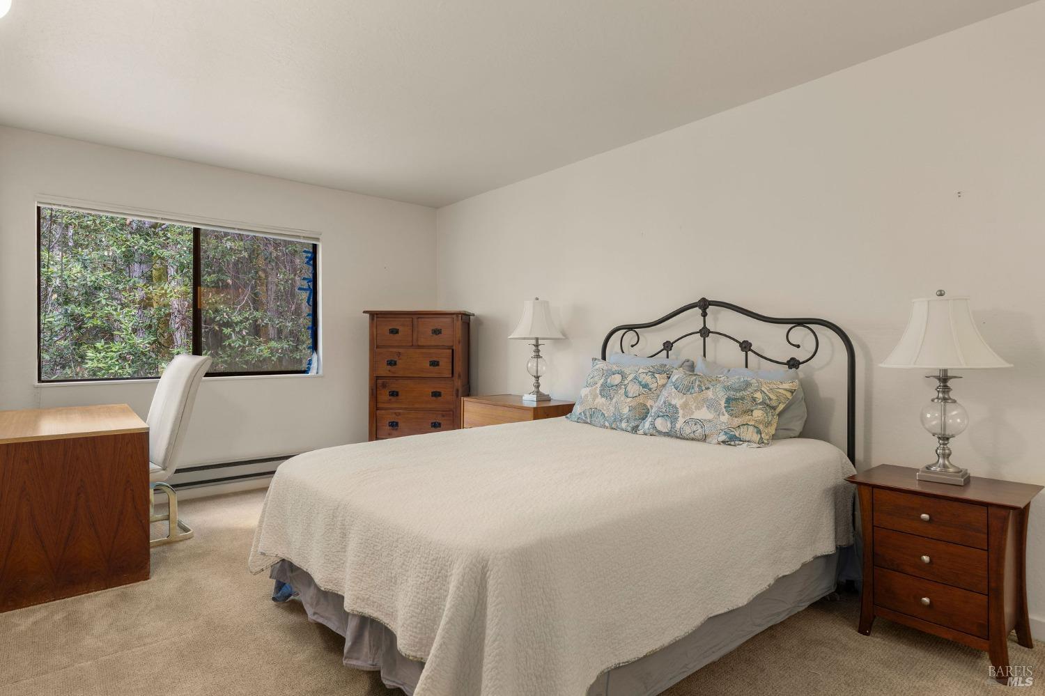 384 Madrone Mdw