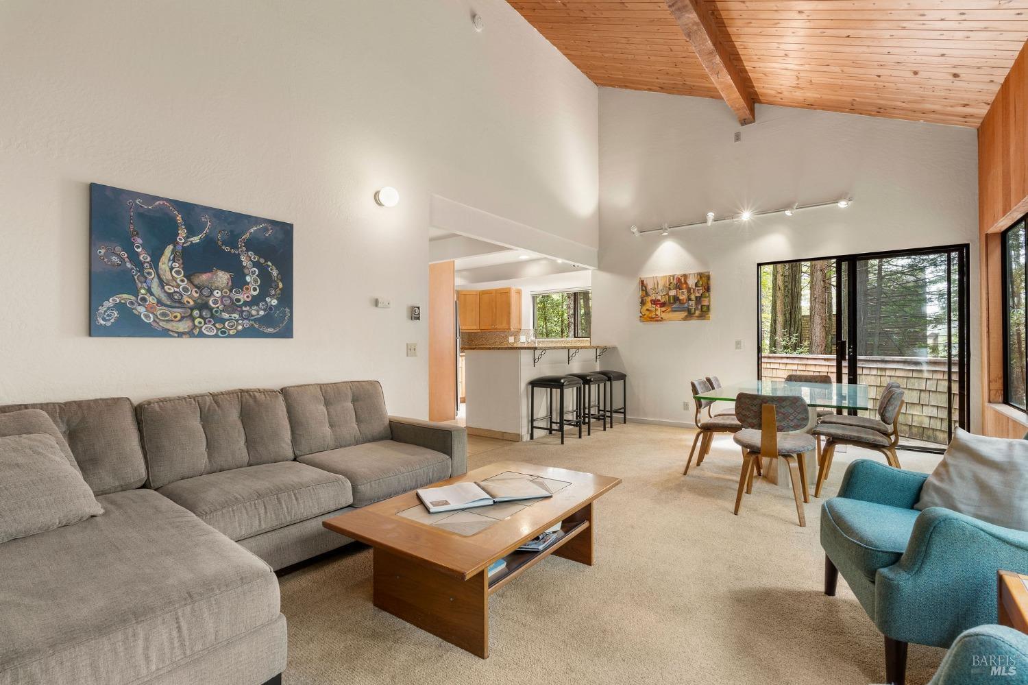384 Madrone Mdw