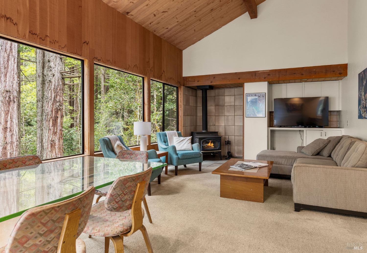 384 Madrone Mdw