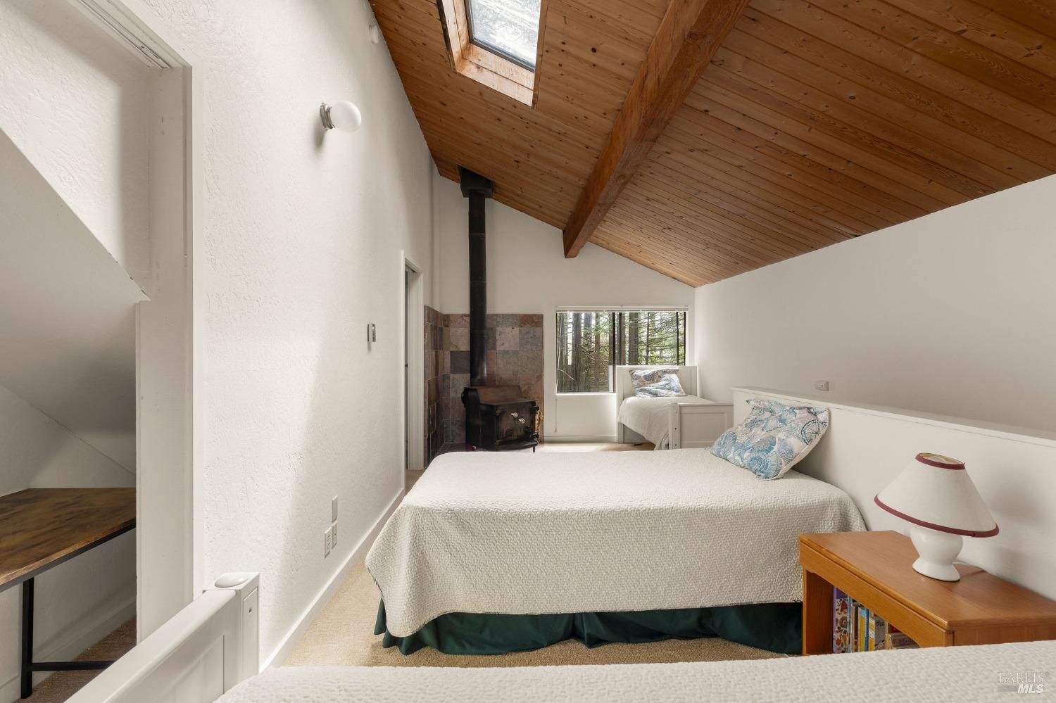 384 Madrone Mdw