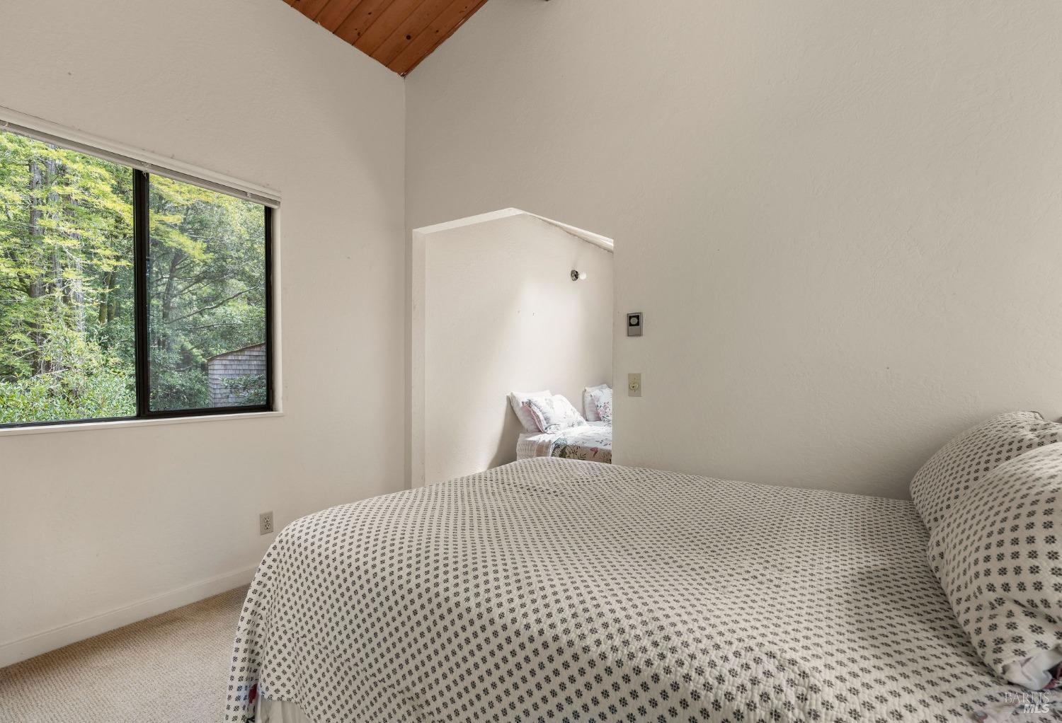 384 Madrone Mdw