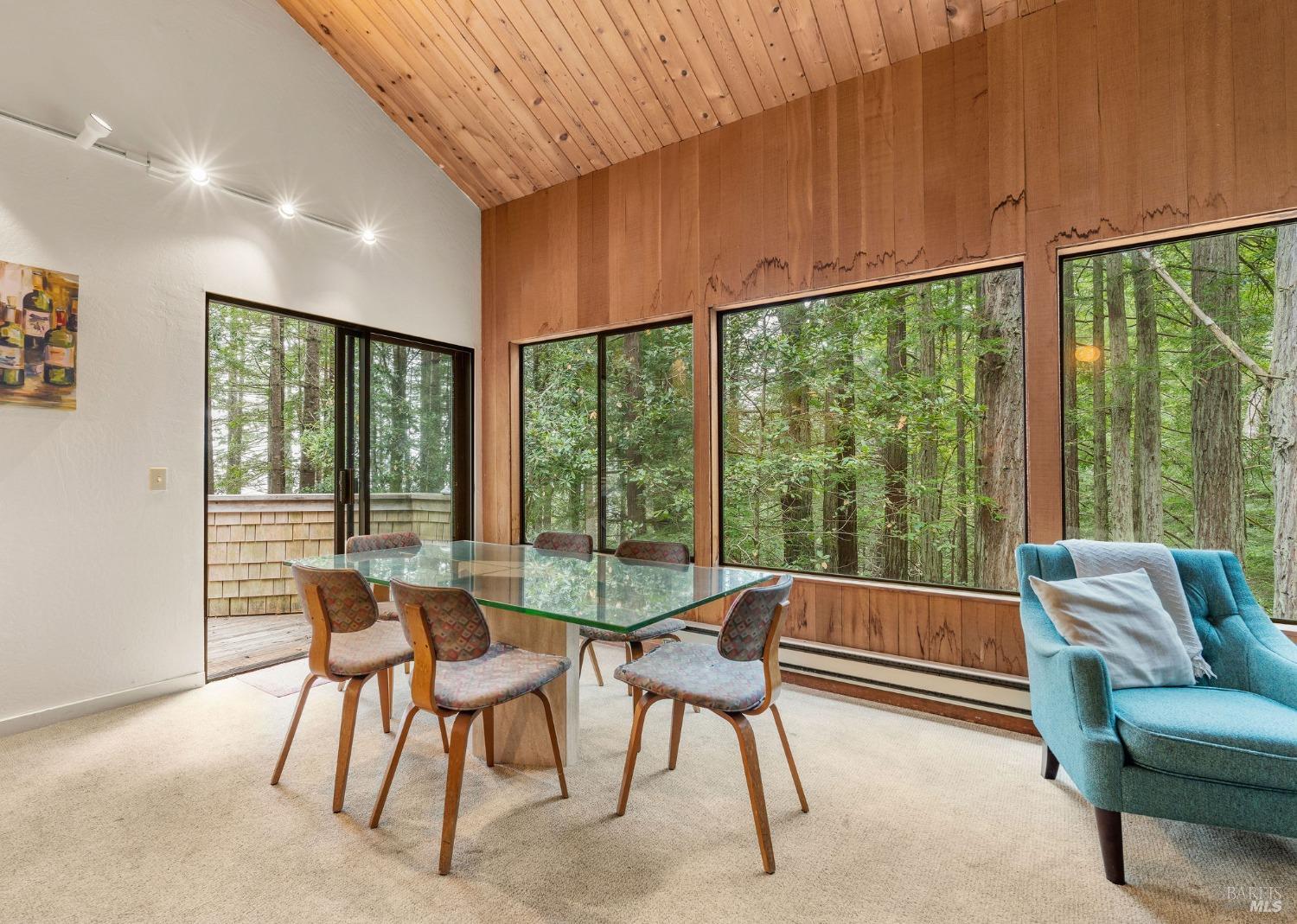 384 Madrone Mdw