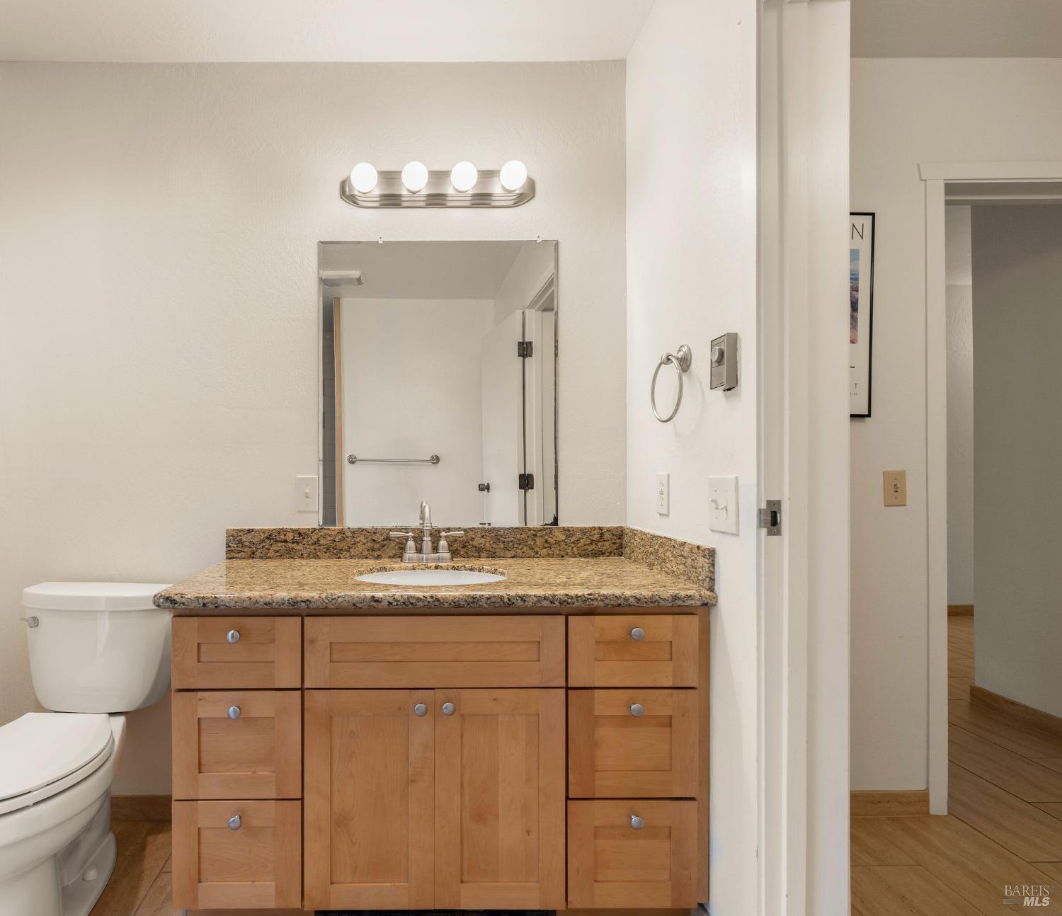 384 Madrone Mdw