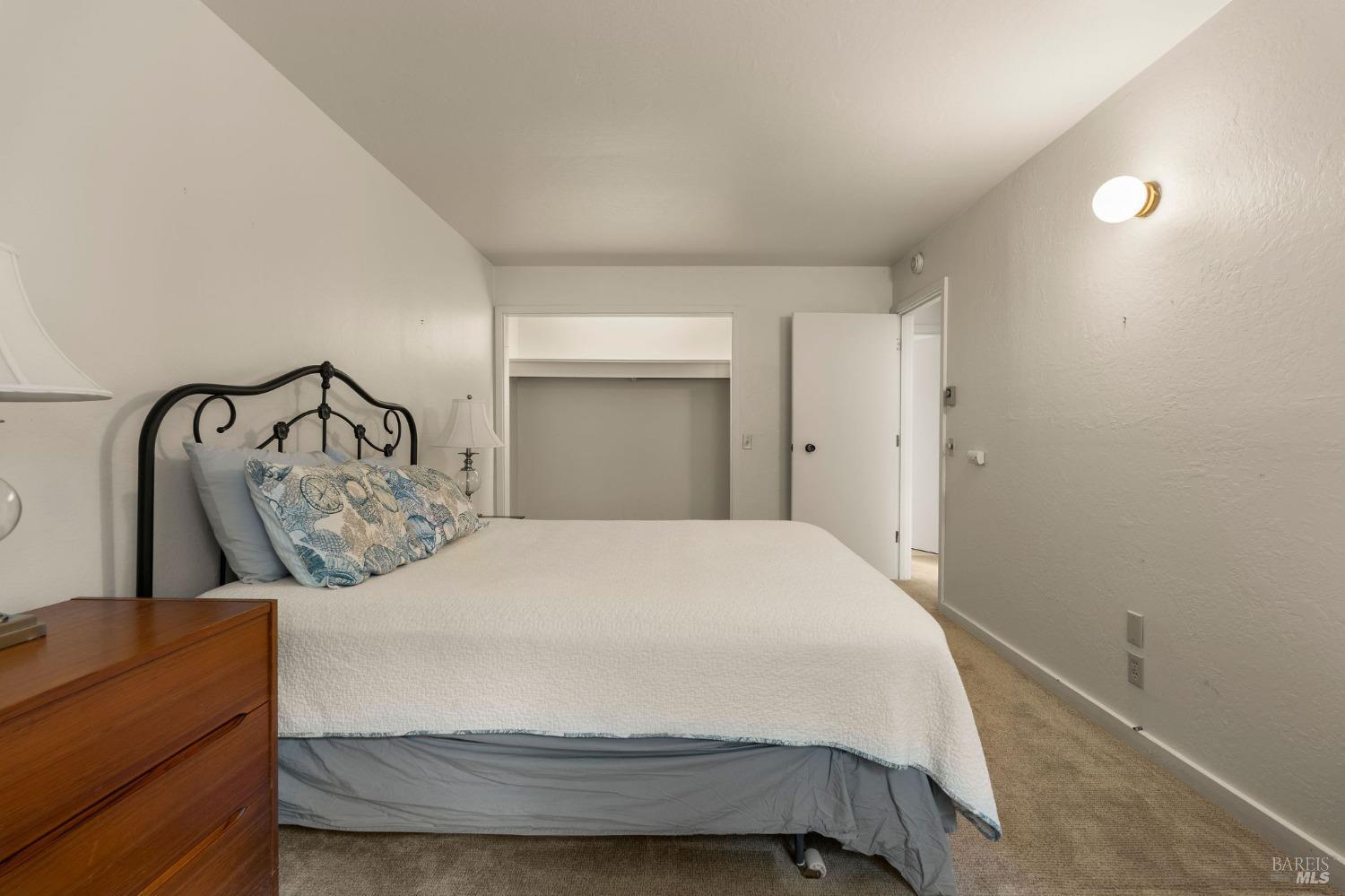 384 Madrone Mdw
