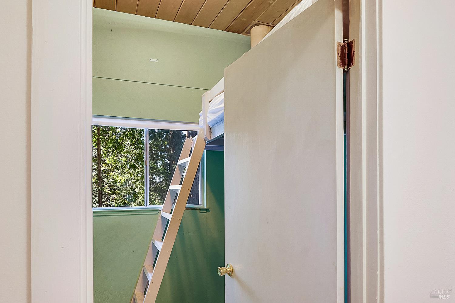 46801 Ocean View Drive