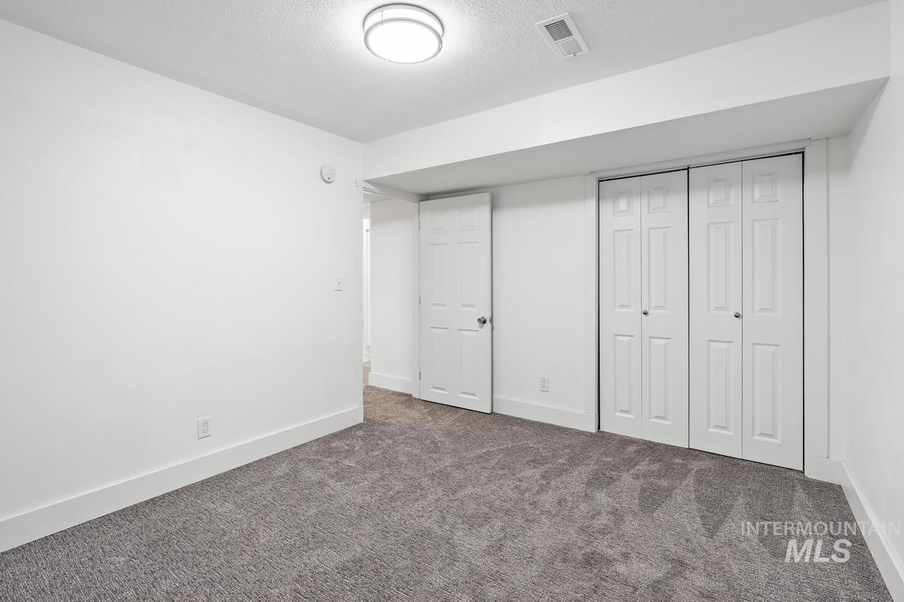 3565 S Waldon