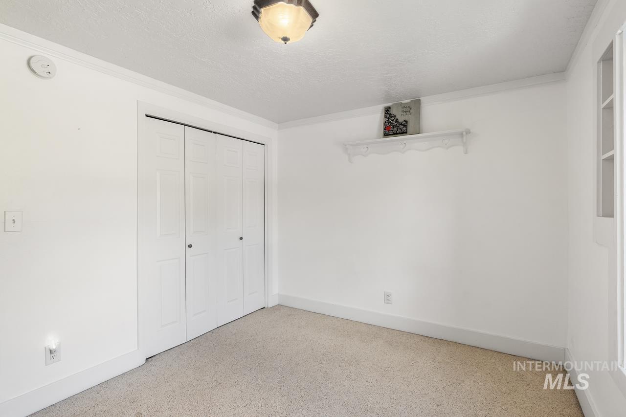 3565 S Waldon