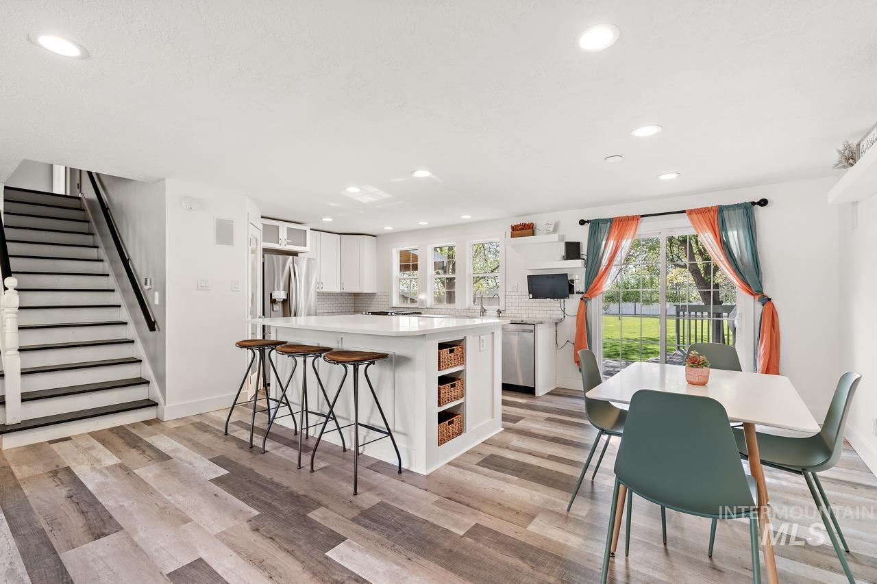 3565 S Waldon