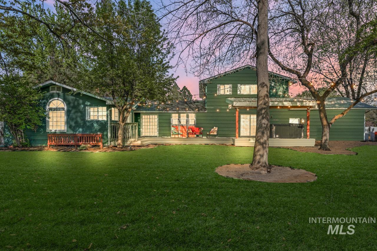 3565 S Waldon