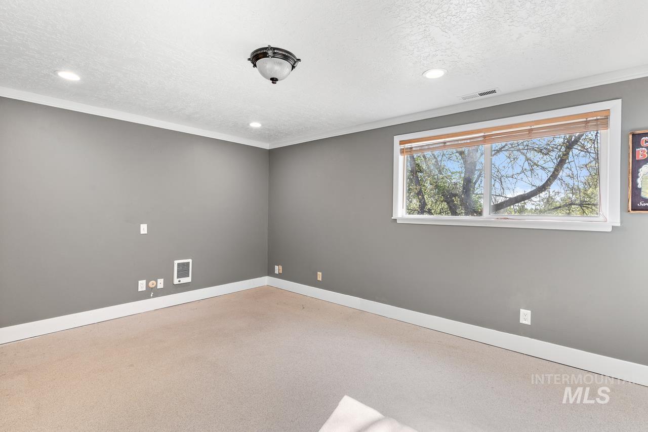 3565 S Waldon