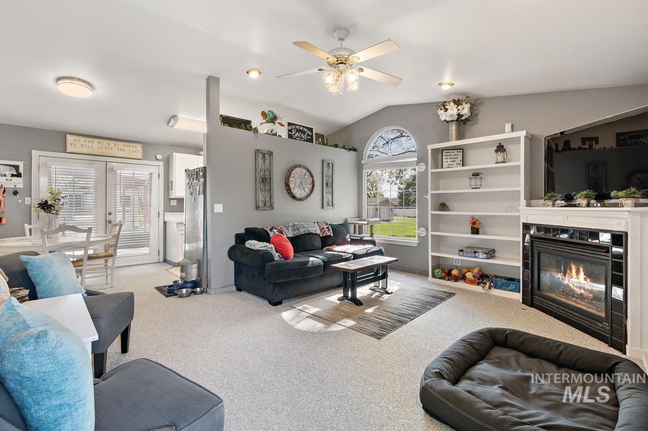 3565 S Waldon