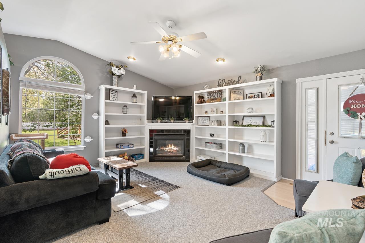 3565 S Waldon