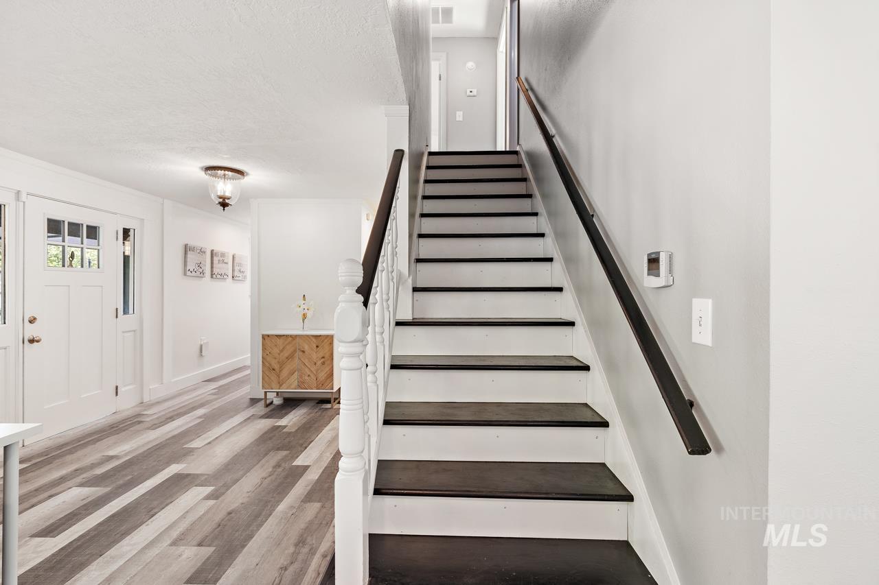 3565 S Waldon
