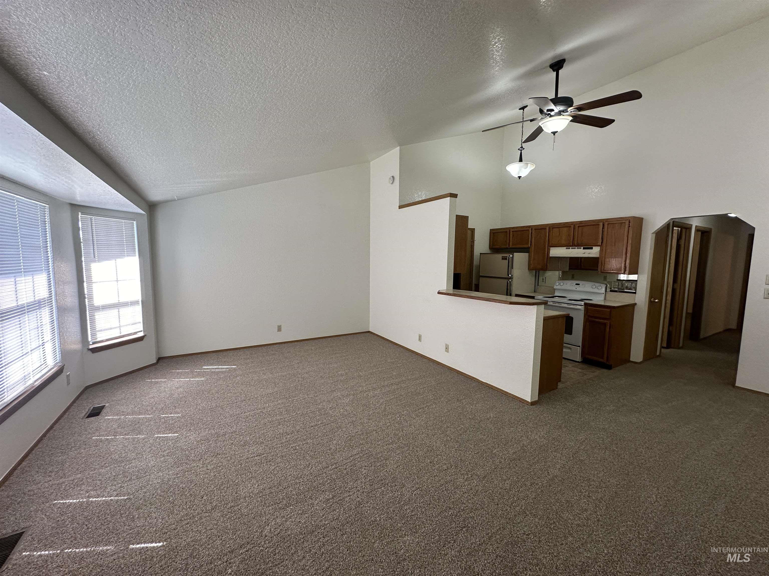 2193 N Linder Rd
