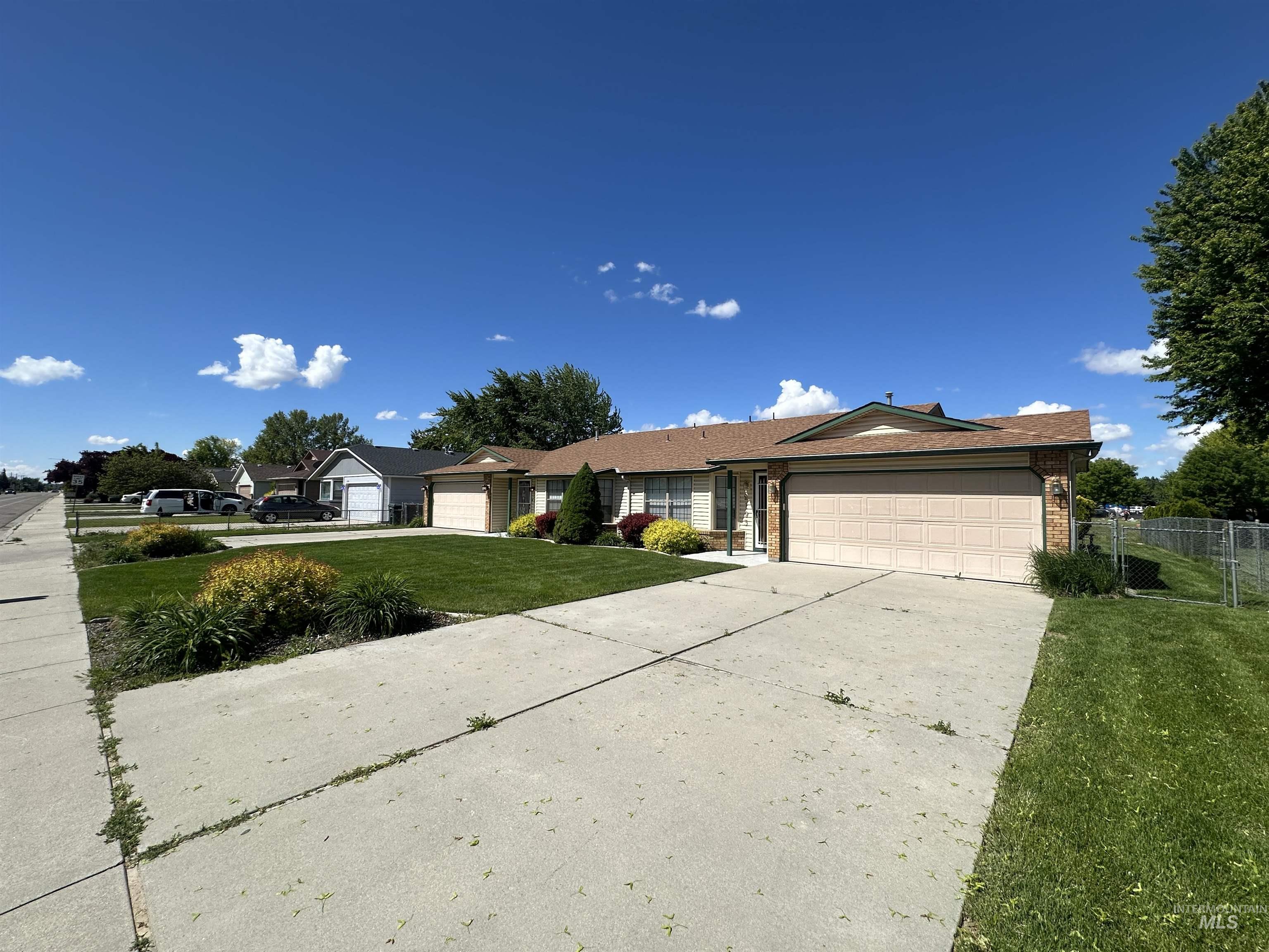 2193 N Linder Rd