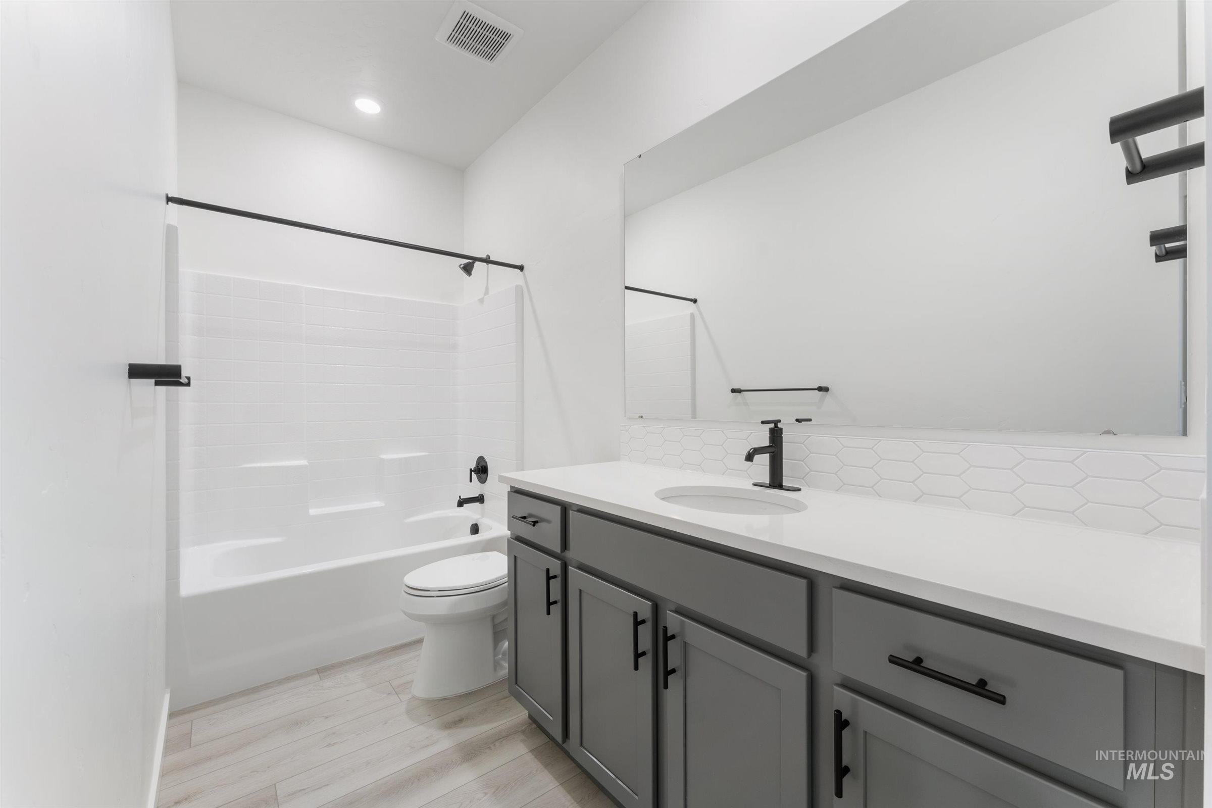 1536 S La Escalera Ave