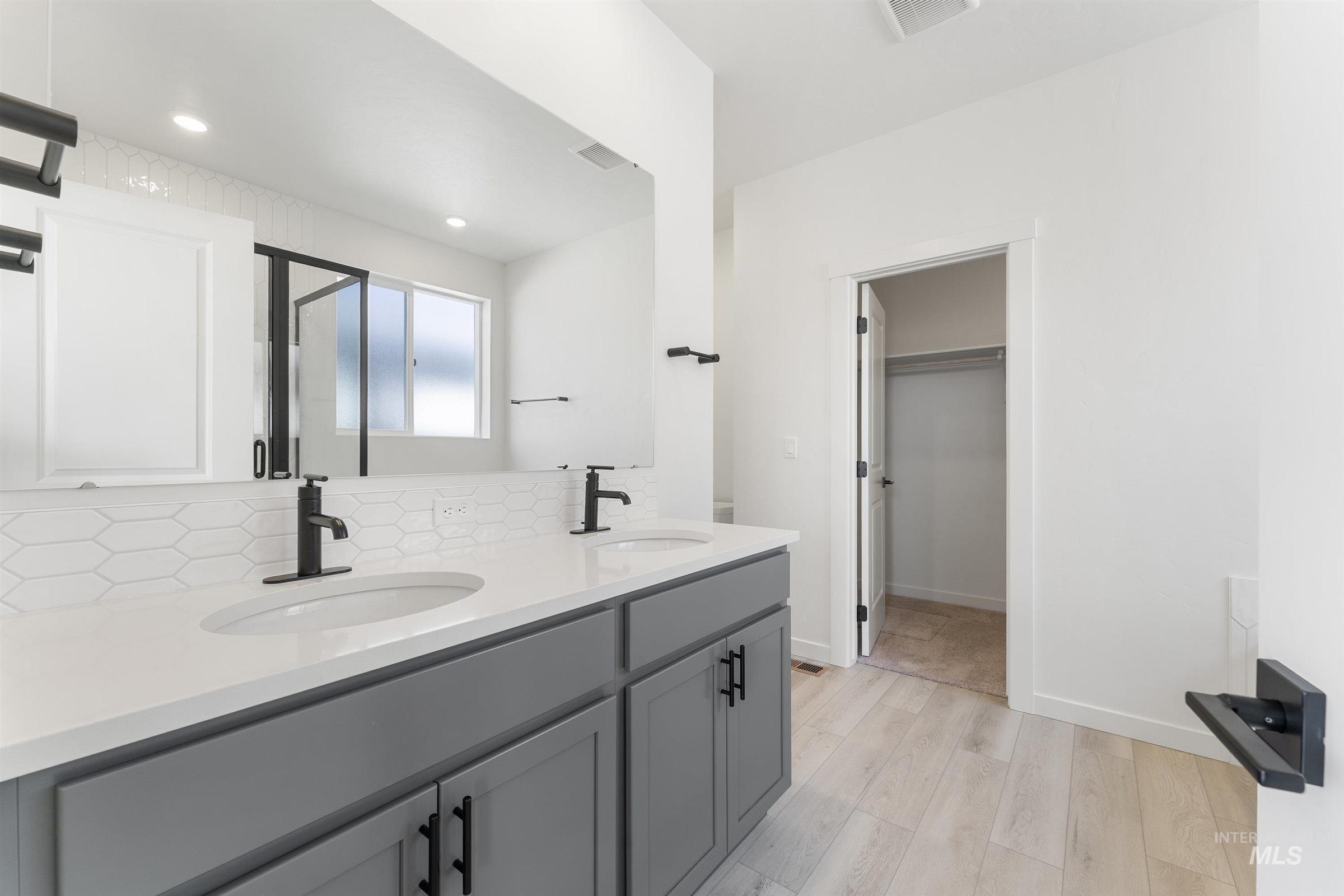 1536 S La Escalera Ave