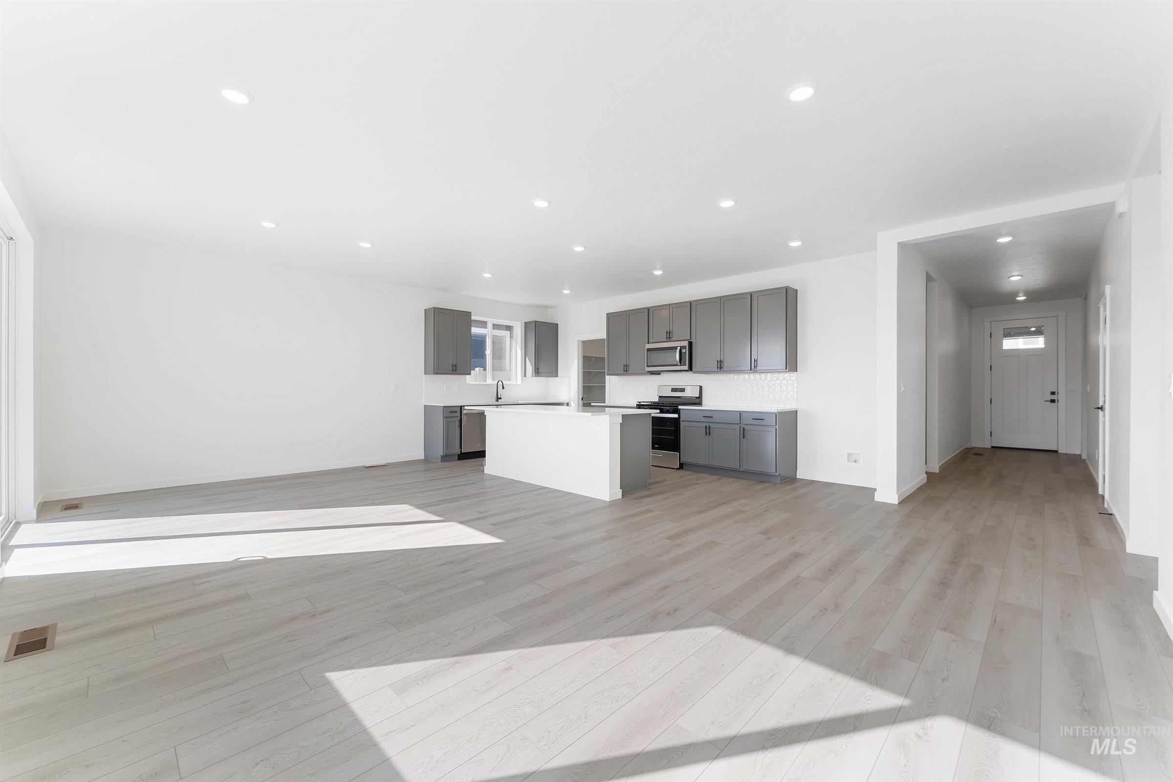 1536 S La Escalera Ave