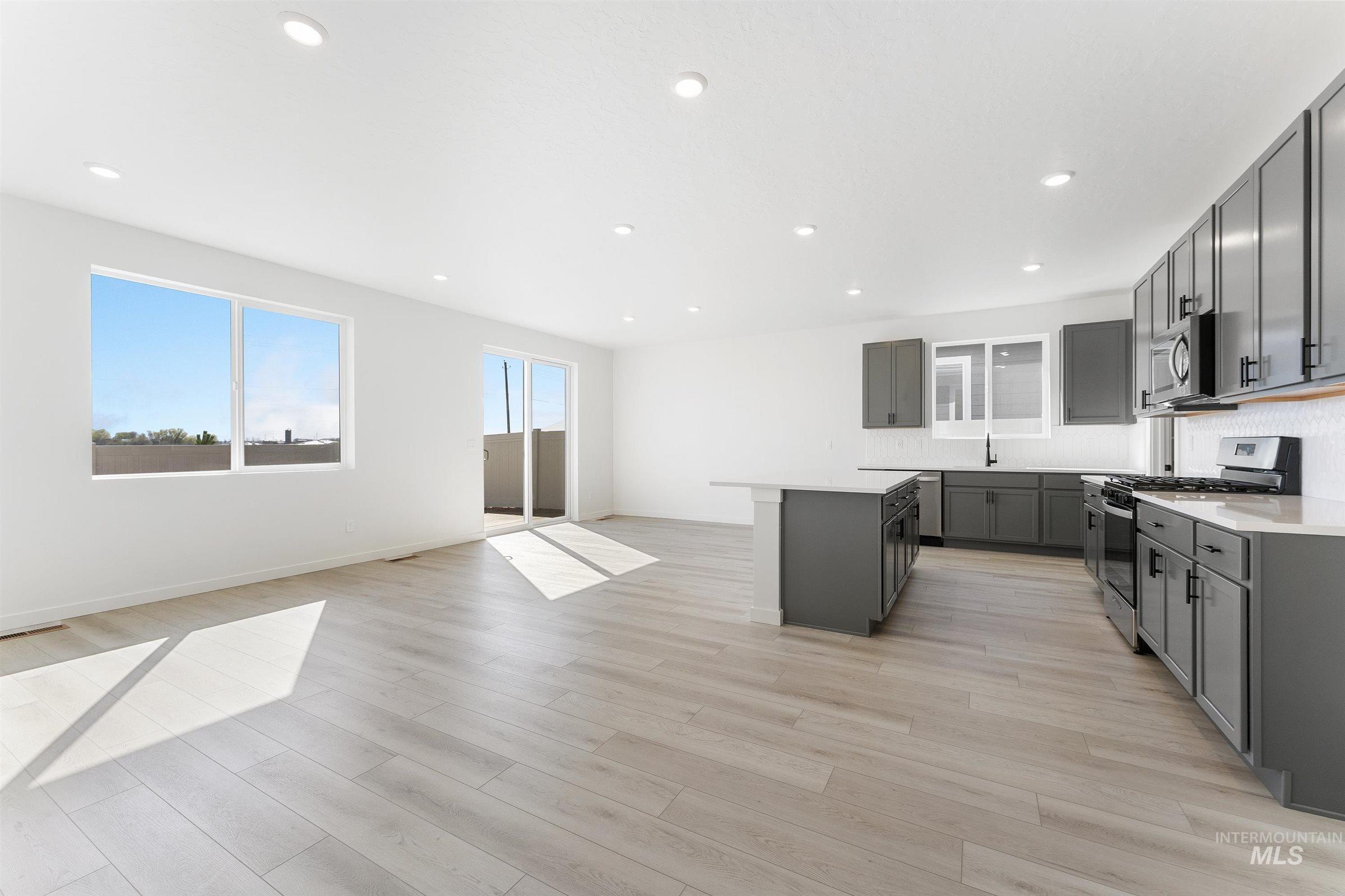1536 S La Escalera Ave