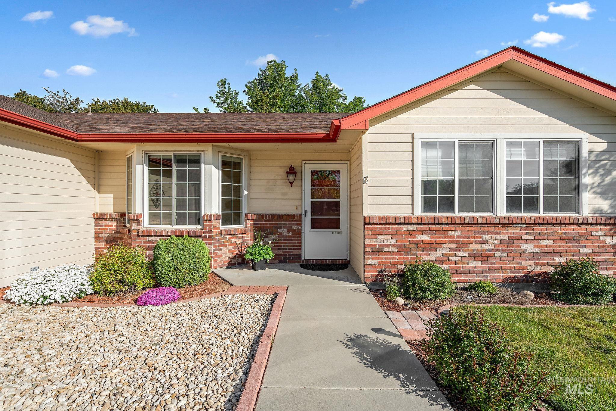 2398 W Santa Clara Dr