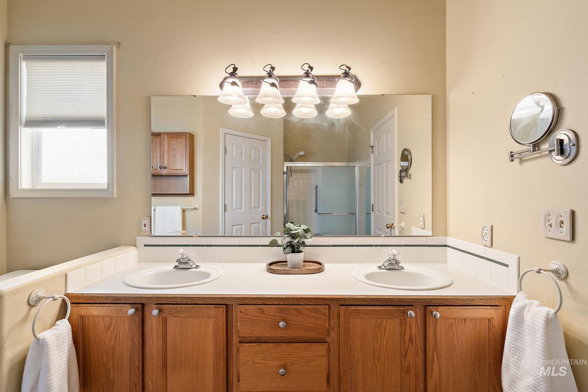 2398 W Santa Clara Dr